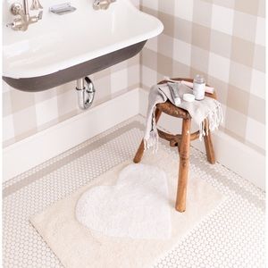 Jilly Box Heart Bath Mat